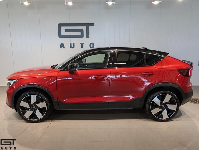 Käytetty Volvo C40 300 kW (408 HP) 2022 Katumaasturi