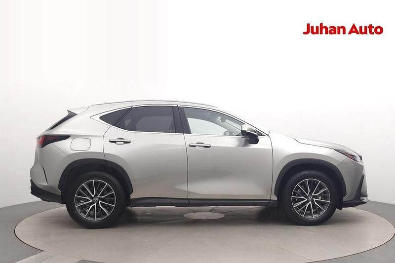Käytetty Lexus NX450h+ Business Edition 306 HP (225 kW) 2023 Hopea Katumaasturi