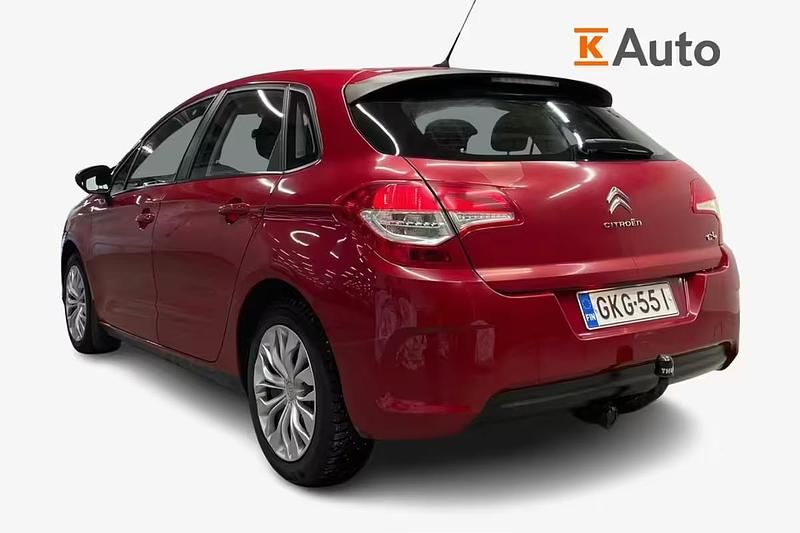 Käytetty Citroën C4 Attraction 120 HP (88 kW) 2011 Punainen Viistoperä