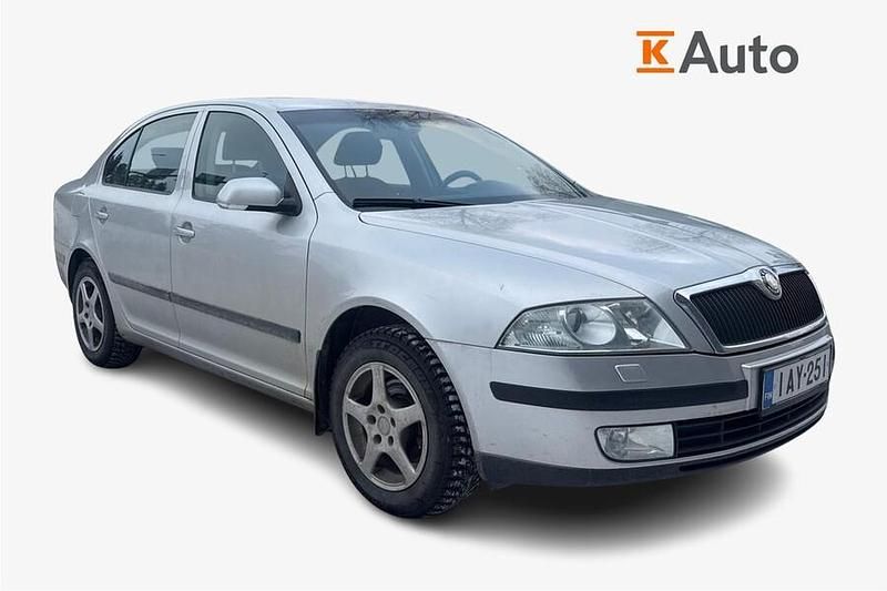 Käytetty Skoda Octavia Ambiente 116 HP (85 kW) 2006 Harmaa Viistoperä