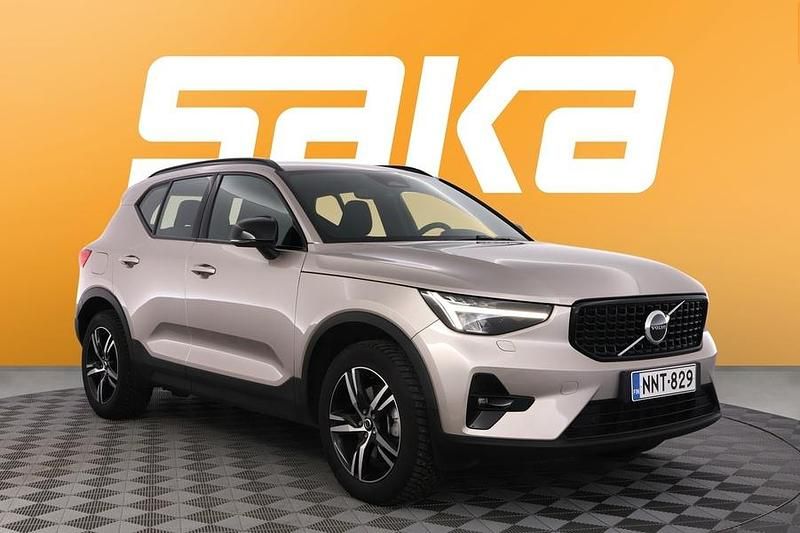 Käytetty Volvo XC40 Business Edition 163 HP (119 kW) 2024 Katumaasturi