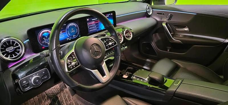 Käytetty Mercedes CLA250e Shooting Brake Business 160 HP (117 kW) 2022 Musta Farmari