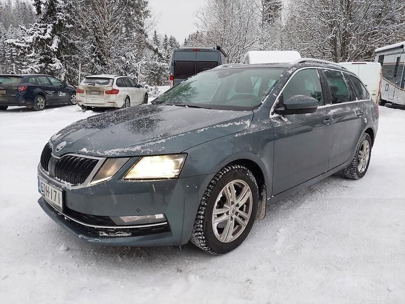 Käytetty Skoda Octavia Business Line 150 HP (110 kW) 2019 Harmaa Farmari