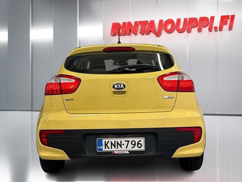 Käytetty Kia Rio LX 84 HP (61 kW) 2016 Keltainen Viistoperä