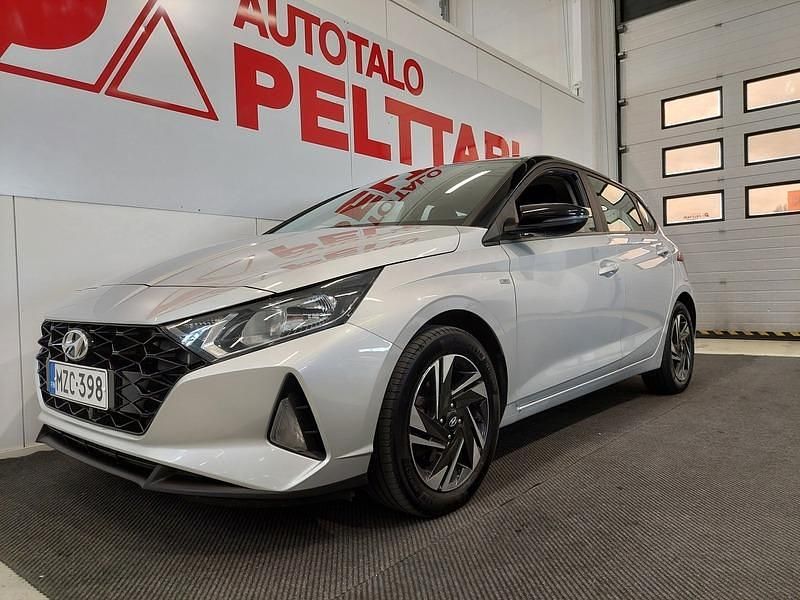 Musta Käytetty 2021 Hyundai i20 Viistoperä | 15 900 € (Perustarjous) - Kuva 1/4