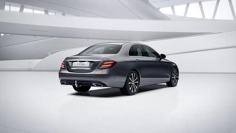 Käytetty Mercedes E300 Avantgarde 211 HP (155 kW) 2019 Harmaa Sedan