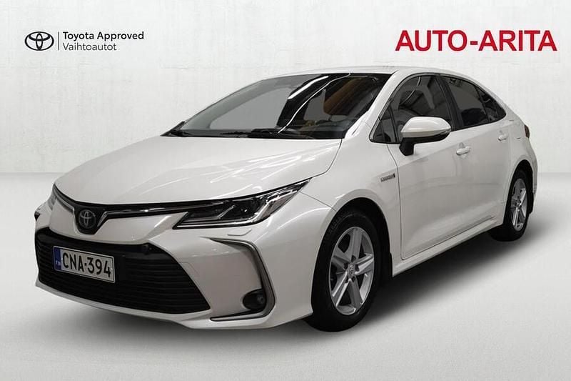 Valkoinen Käytetty 2019 Toyota Corolla Active Sedan | 21 900 € (Perustarjous) - Kuva 1/4