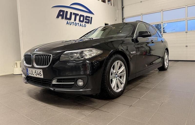 Musta Käytetty 2015 BMW 520 Exclusive Farmari | 12 440 € (Perustarjous) - Kuva 1/4