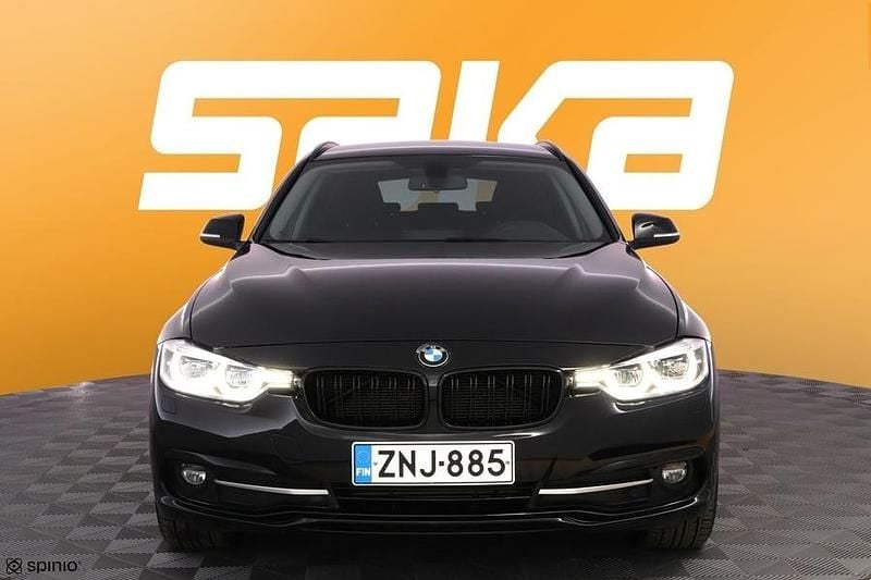 Käytetty BMW 320 Exclusive 190 HP (139 kW) 2018 Farmari