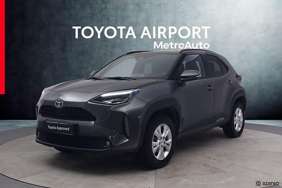 Harmaa Käytetty 2024 Toyota Yaris Cross Katumaasturi | 29 390 € (Perustarjous) - Kuva 1/4