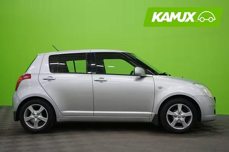 Käytetty Suzuki Swift GL 91 HP (66 kW) 2006 Hopea / harmaa Viistoperä