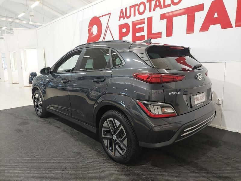 Käytetty Hyundai Kona Trend 150 kW (204 HP) 2023 Harmaa Katumaasturi
