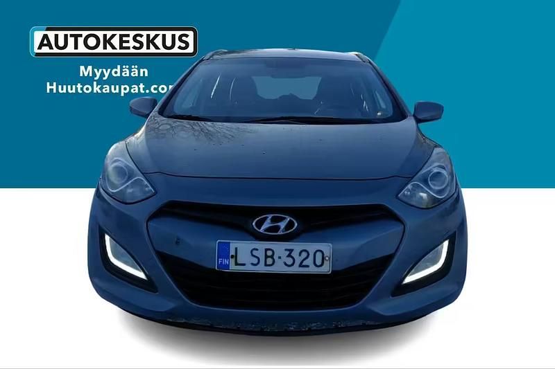 Käytetty Hyundai i30 Classic 99 HP (72 kW) 2013 Harmaa Farmari