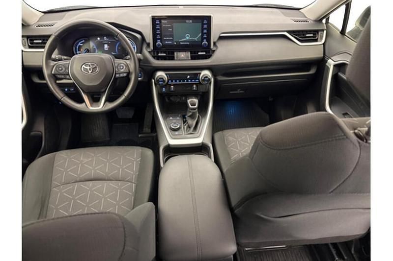 Käytetty Toyota RAV4 Hybrid Active 222 HP (163 kW) 2021 Katumaasturi