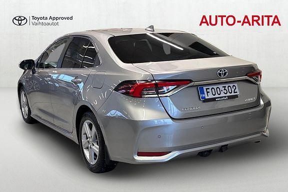 Käytetty Toyota Corolla Style 122 HP (89 kW) 2021 Hopea Sedan
