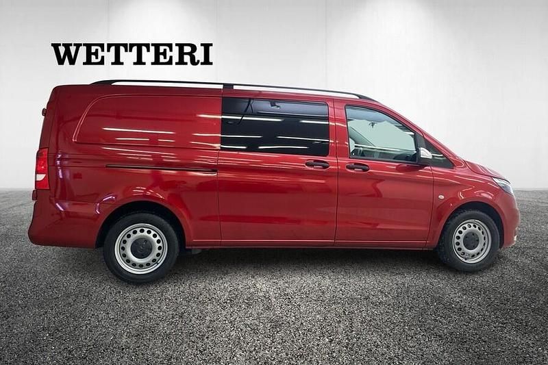 Käytetty Mercedes Vito 163 HP (119 kW) 2023 Punainen Van