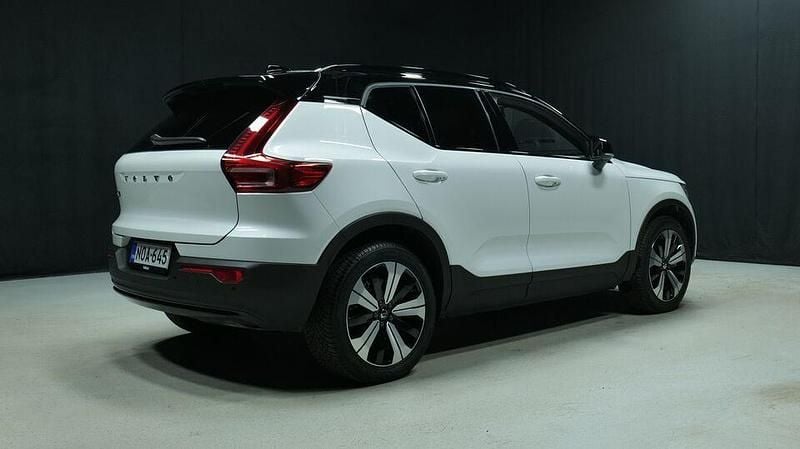 Käytetty Volvo EX40 Ultra 300 kW (408 HP) 2025 Valkoinen Katumaasturi