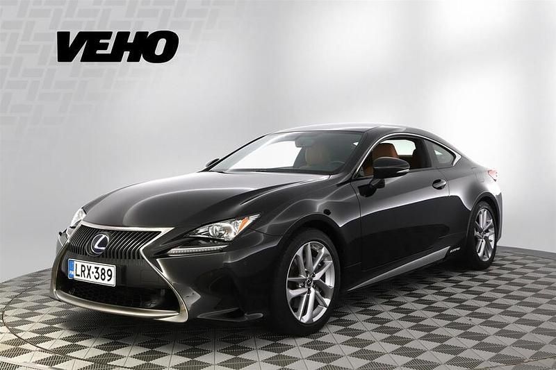 Musta Käytetty 2016 Lexus RC300h Executive Line Coupe - kaksiovinen | 26 800 € - Kuva 1/4