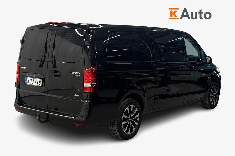 Käytetty Mercedes Vito 163 HP (119 kW) 2021 Musta Van