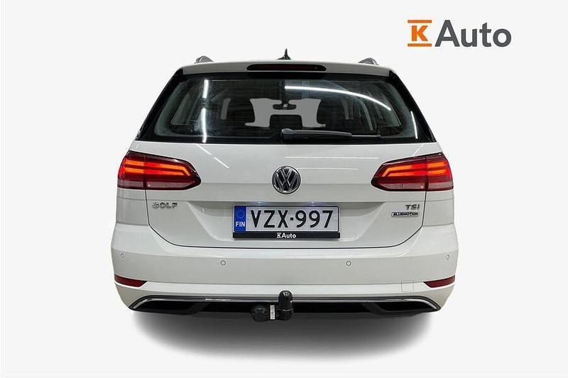 Käytetty VW Golf VII Comfortline 131 HP (96 kW) 2018 Valkoinen Farmari
