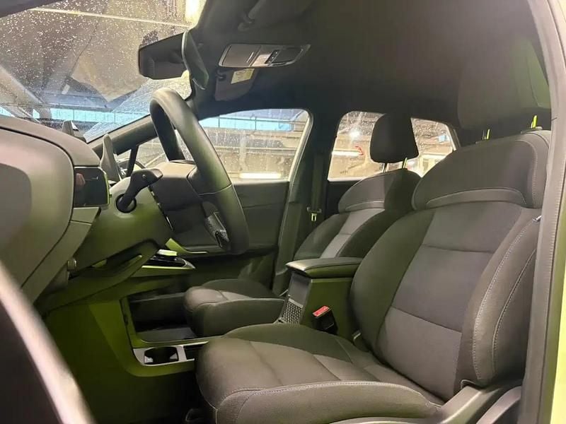 Käytetty MG MG4 EV 125 kW (170 HP) 2023 Valkoinen Viistoperä