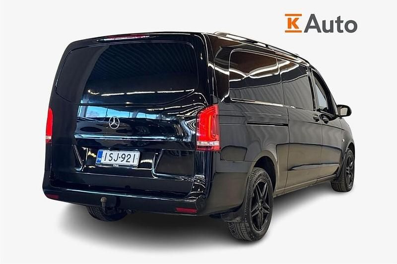 Käytetty Mercedes Vito 163 HP (119 kW) 2022 Musta Van