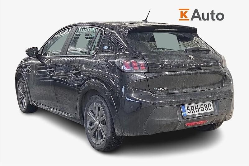 Käytetty Peugeot e-208 Active 100 kW (136 HP) 2022 Musta Viistoperä