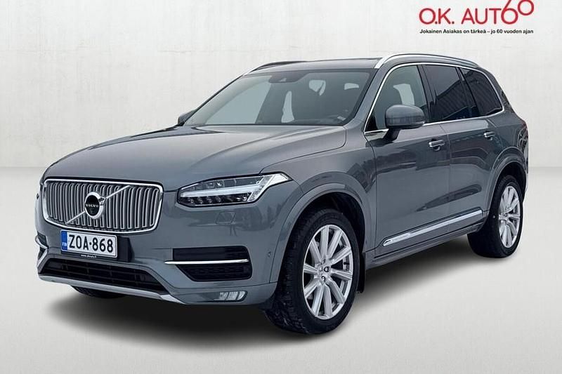 Harmaa Käytetty 2017 Volvo XC90 Inscription Katumaasturi | 31 900 € (Perustarjous) - Kuva 1/4