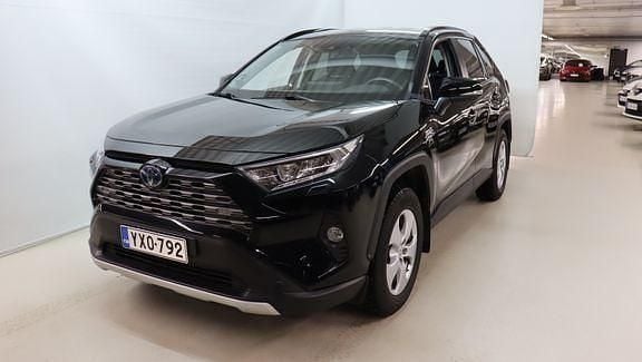 Musta Käytetty 2021 Toyota RAV4 Active Katumaasturi | 34 900 € (Perustarjous) - Kuva 1/4
