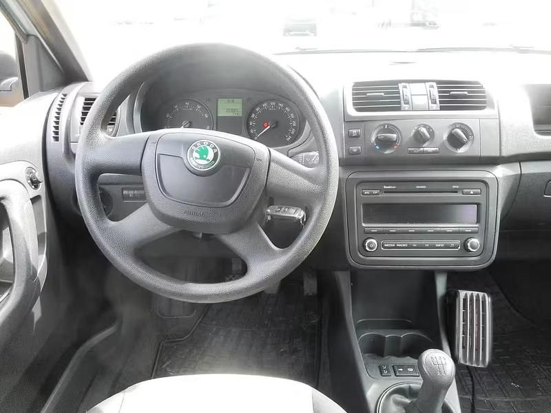 Käytetty Skoda Fabia Ambiente 94 HP (69 kW) 2007 Harmaa Viistoperä