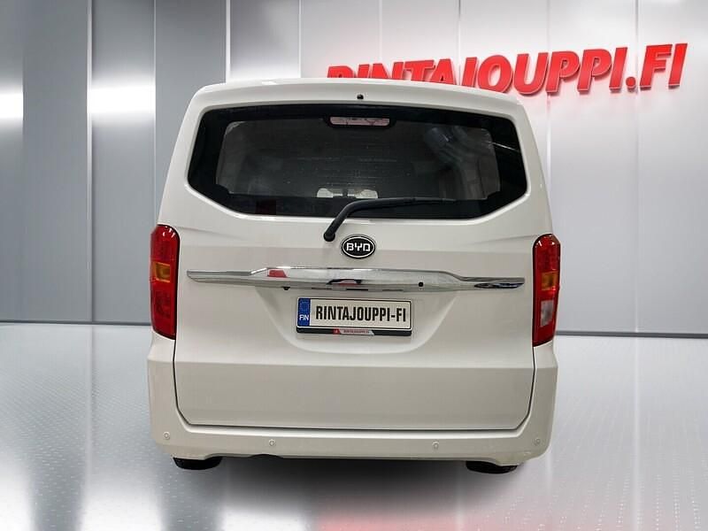 Käytetty BYD ETP3 100 kW (136 HP) 2023 Van