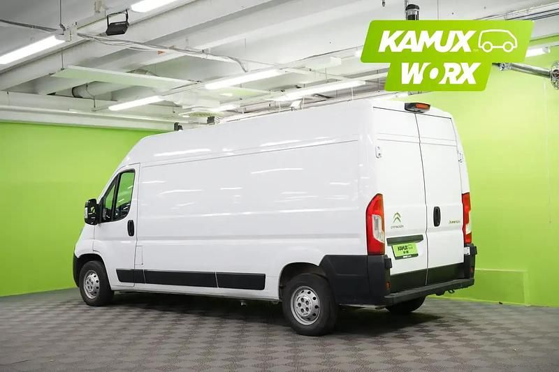 Käytetty Citroën Jumper 140 HP (102 kW) 2023 Icy white paint/nonmetallic paint Tila-auto