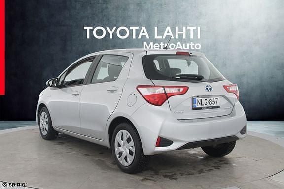 Käytetty Toyota Yaris Active 72 HP (52 kW) 2018 Hopea Viistoperä