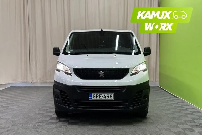 Käytetty Peugeot Expert Premium 144 HP (105 kW) 2022 Icy white paint/standard flat ext trim type Van