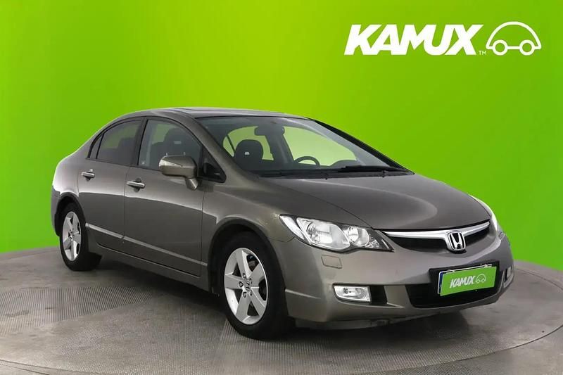 Hopea / harmaa Käytetty 2007 Honda Civic Executive Sedan | 7 190 € (Perustarjous) - Kuva 1/4