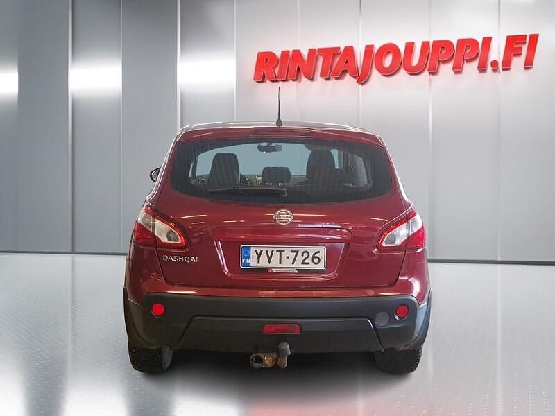 Käytetty Nissan Qashqai Visia 114 HP (83 kW) 2010 Katumaasturi