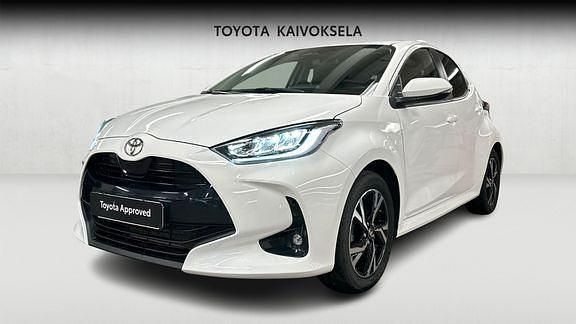 Valkoinen Käytetty 2024 Toyota Yaris Plus Viistoperä | 23 990 € (Hieman kallis) - Kuva 1/4