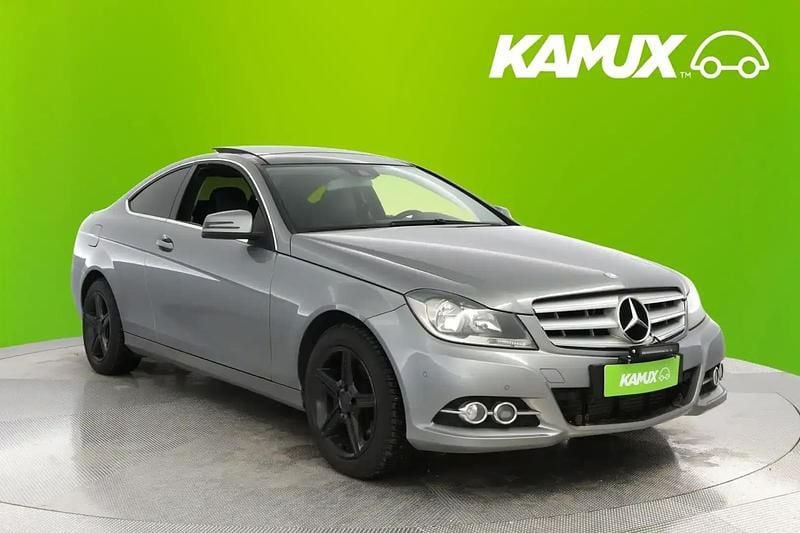 Käytetty Mercedes C220 170 HP (125 kW) 2012 Hopea / harmaa Coupe - kaksiovinen