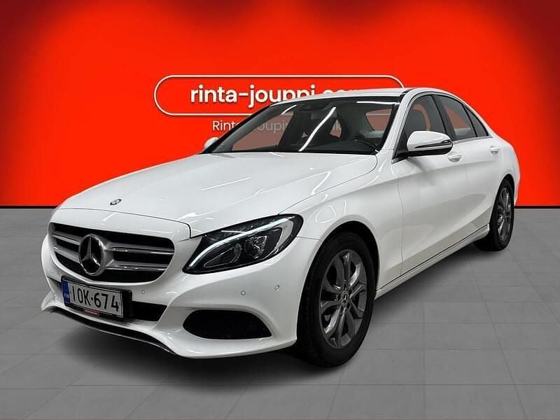Valkoinen Käytetty 2015 Mercedes A250 Sedan | 17 980 € - Kuva 1/3