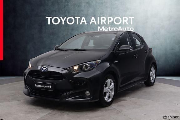 Musta Käytetty 2020 Toyota Yaris Active Viistoperä | 16 990 € (Perustarjous) - Kuva 1/4