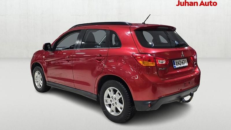 Käytetty Mitsubishi ASX Invite 150 HP (110 kW) 2016 Punainen Katumaasturi