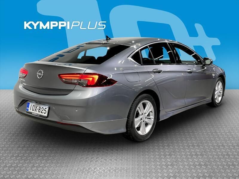 Käytetty Opel Insignia Executive 165 HP (121 kW) 2020 Viistoperä