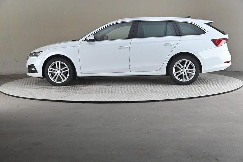 Käytetty Skoda Octavia Style 110 HP (80 kW) 2023 Farmari