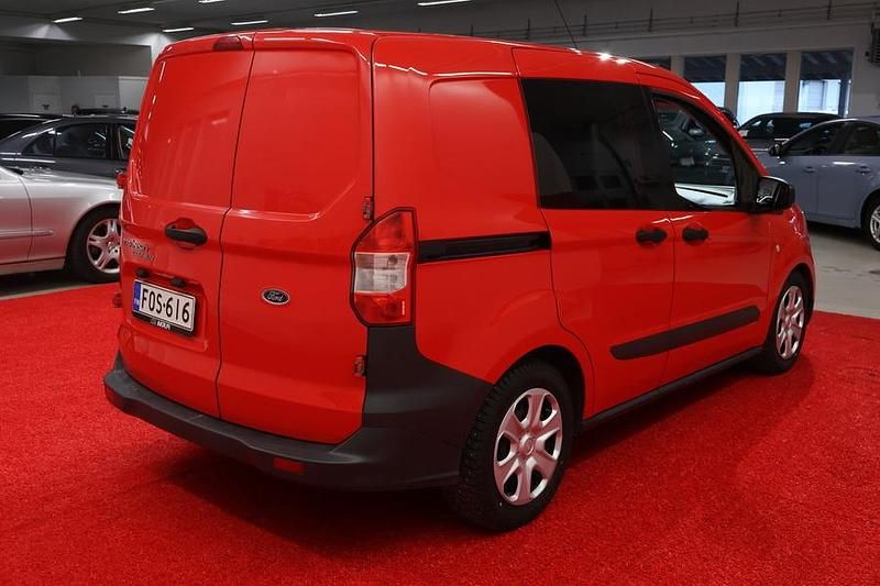 Käytetty Ford Transit Trend 75 HP (55 kW) 2021 Punainen Van