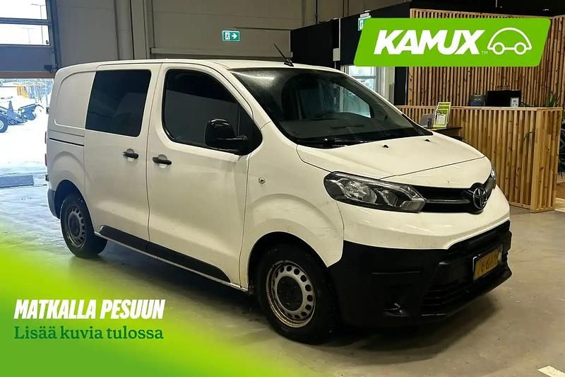 Käytetty Toyota Proace 102 HP (75 kW) 2020 Valkoinen Tila-auto