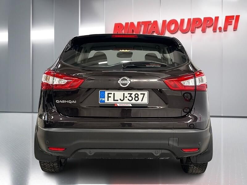 Käytetty Nissan Qashqai Acenta 116 HP (85 kW) 2014 Violetti Katumaasturi