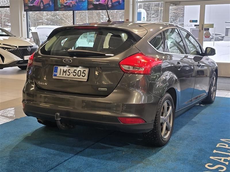 Käytetty Ford Focus 125 HP (91 kW) 2017 Harmaa Viistoperä