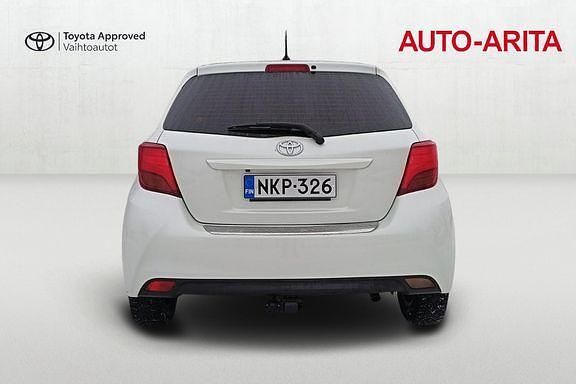 Käytetty Toyota Yaris Multidrive S 98 HP (72 kW) 2017 Valkoinen Viistoperä