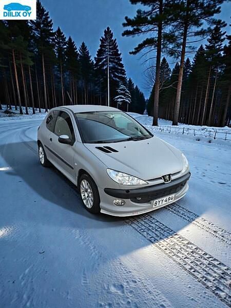 Käytetty Peugeot 206 109 HP (80 kW) 2001 Viistoperä