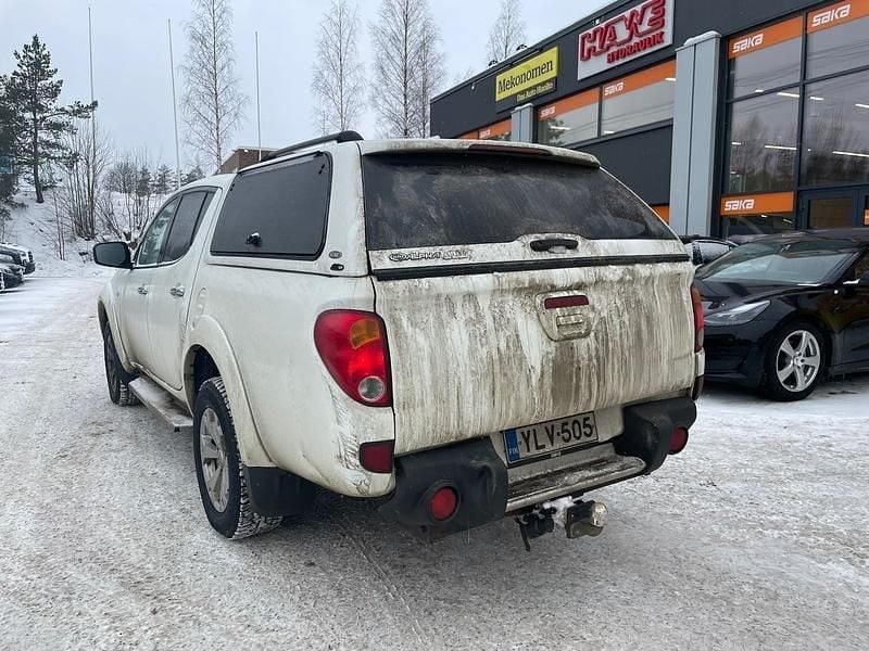 Käytetty Mitsubishi L200 178 HP (130 kW) 2012 Nouto